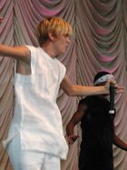 Aaron Carter : carter_aaron_kiss2002_06.jpg