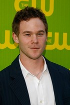 Aaron Ashmore : aaron-ashmore-1338931550.jpg