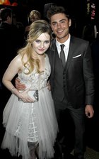 Abigail Breslin : abigail-breslin-1323219519.jpg