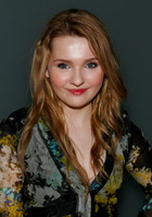 Abigail Breslin : abigail-breslin-1335075299.jpg