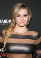 Abigail Breslin : abigail-breslin-1390321198.jpg