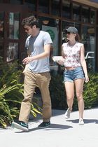 Adam Brody : TI4U1376202788.jpg