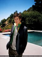 Adam Brody : TI4U_u1141198101.jpg