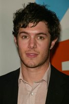 Adam Brody : TI4U_u1141261907.jpg