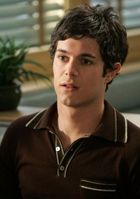 Adam Brody : TI4U_u1153089467.jpg