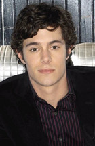 Adam Brody : adam_brody_1177775221.jpg