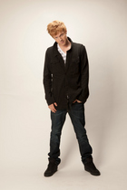 Adam Hicks : adam-hicks-1334000595.jpg