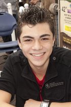 Adam Irigoyen : adam-irigoyen-1330979206.jpg