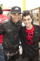 Adam Irigoyen : adam-irigoyen-1336504368.jpg