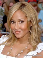 Adrienne Bailon : adrienne-bailon-1322607255.jpg