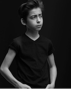 Aidan Gallagher : aidan-gallagher-1448948881.jpg