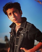 Aidan Gallagher : aidan-gallagher-1450891661.jpg