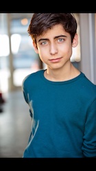 Aidan Gallagher : aidan-gallagher-1504850401.jpg