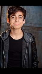 Aidan Gallagher : aidan-gallagher-1505894762.jpg