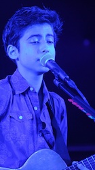 Aidan Gallagher : aidan-gallagher-1507273921.jpg