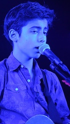 Aidan Gallagher : aidan-gallagher-1507290121.jpg