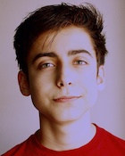 Aidan Gallagher : aidan-gallagher-1520203232.jpg