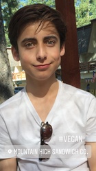 Aidan Gallagher : aidan-gallagher-1535168532.jpg