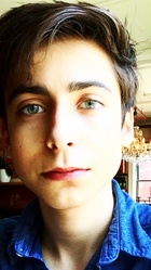 Aidan Gallagher : aidan-gallagher-1535929586.jpg