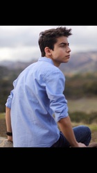 Aidan Gallagher : aidan-gallagher-1545173910.jpg