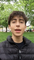 Aidan Gallagher : aidan-gallagher-1560198239.jpg