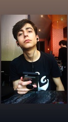 Aidan Gallagher : aidan-gallagher-1562349267.jpg