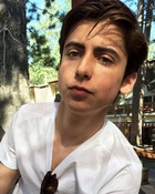 Aidan Gallagher : aidan-gallagher-1563388625.jpg