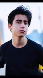 Aidan Gallagher : aidan-gallagher-1573426763.jpg