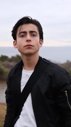 Aidan Gallagher : aidan-gallagher-1575192370.jpg