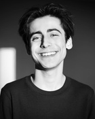 Aidan Gallagher : aidan-gallagher-1631980487.jpg