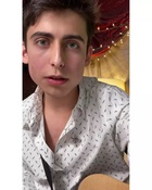 Aidan Gallagher : aidan-gallagher-1633885847.jpg