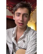 Aidan Gallagher : aidan-gallagher-1633885863.jpg