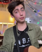 Aidan Gallagher : aidan-gallagher-1634431388.jpg