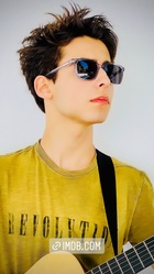 Aidan Gallagher : aidan-gallagher-1636575465.jpg