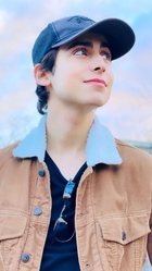 Aidan Gallagher : aidan-gallagher-1643576214.jpg