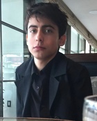 Aidan Gallagher : aidan-gallagher-1666461036.jpg