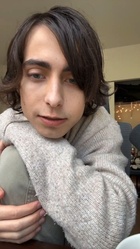 Aidan Gallagher : aidan-gallagher-1704046272.jpg