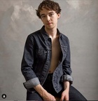 Alex Lawther : alex-lawther-1588028168.jpg