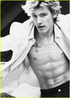 Alex Pettyfer : alex_pettyfer_1178476399.jpg