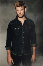 Alex Pettyfer : alex_pettyfer_1297023293.jpg