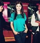 Alexandra Daddario : TI4U1377714100.jpg