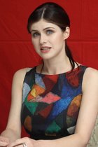 Alexandra Daddario : alexandra-daddario-1378752012.jpg