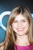 Alexandra Daddario : alexandra-daddario-1379270158.jpg