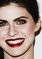 Alexandra Daddario : alexandra-daddario-1382375271.jpg