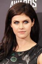 Alexandra Daddario : alexandra-daddario-1382573283.jpg