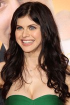 Alexandra Daddario : alexandra-daddario-1383504142.jpg