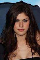 Alexandra Daddario : alexandra-daddario-1383590331.jpg