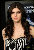 Alexandra Daddario : alexandra-daddario-1383590349.jpg