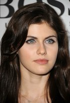 Alexandra Daddario : alexandra-daddario-1383686380.jpg