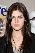 Alexandra Daddario : alexandra-daddario-1385100193.jpg